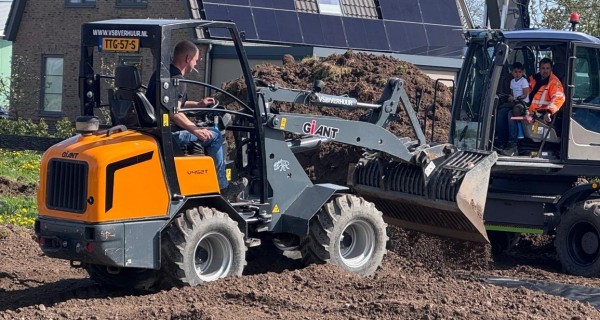 Giant V452 Shovel 2.5TON