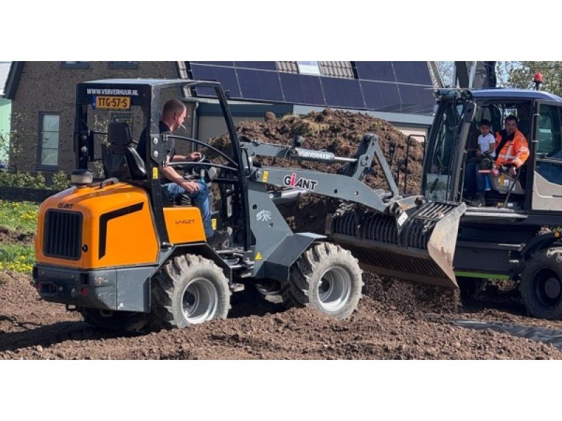 Giant V452 Shovel 2.5TON