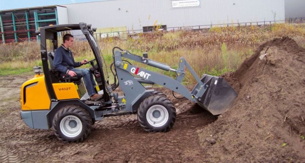 Giant V452 Shovel 2.5TON